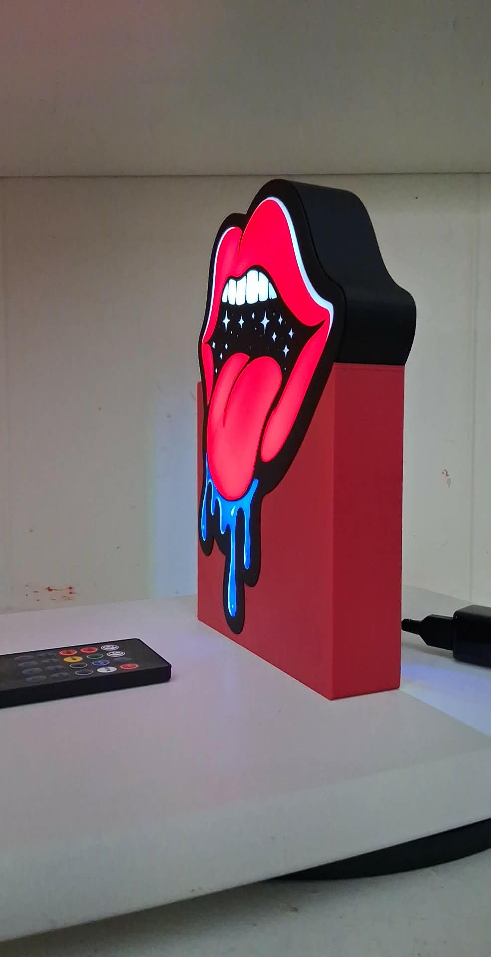 Lips LED light box – custom 3D printed – Lit Layer Creations